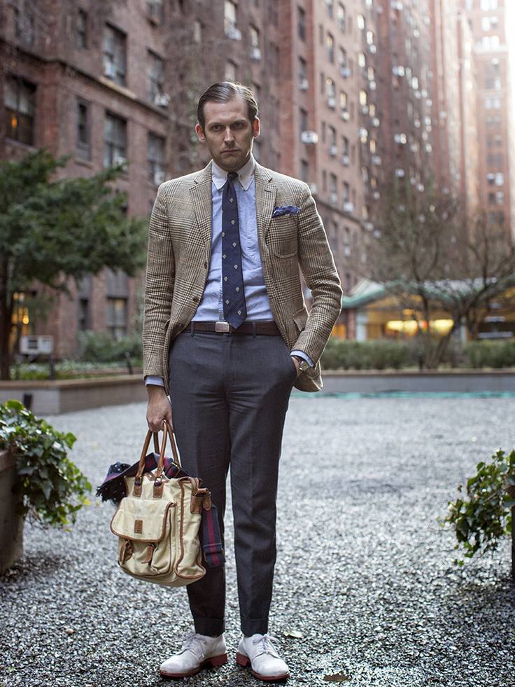 Want his man bag.  Sartorialist, Well dressed men, Street style bags